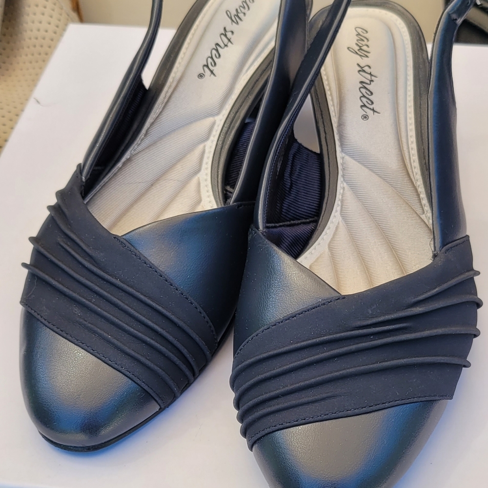 Women's dress shoes